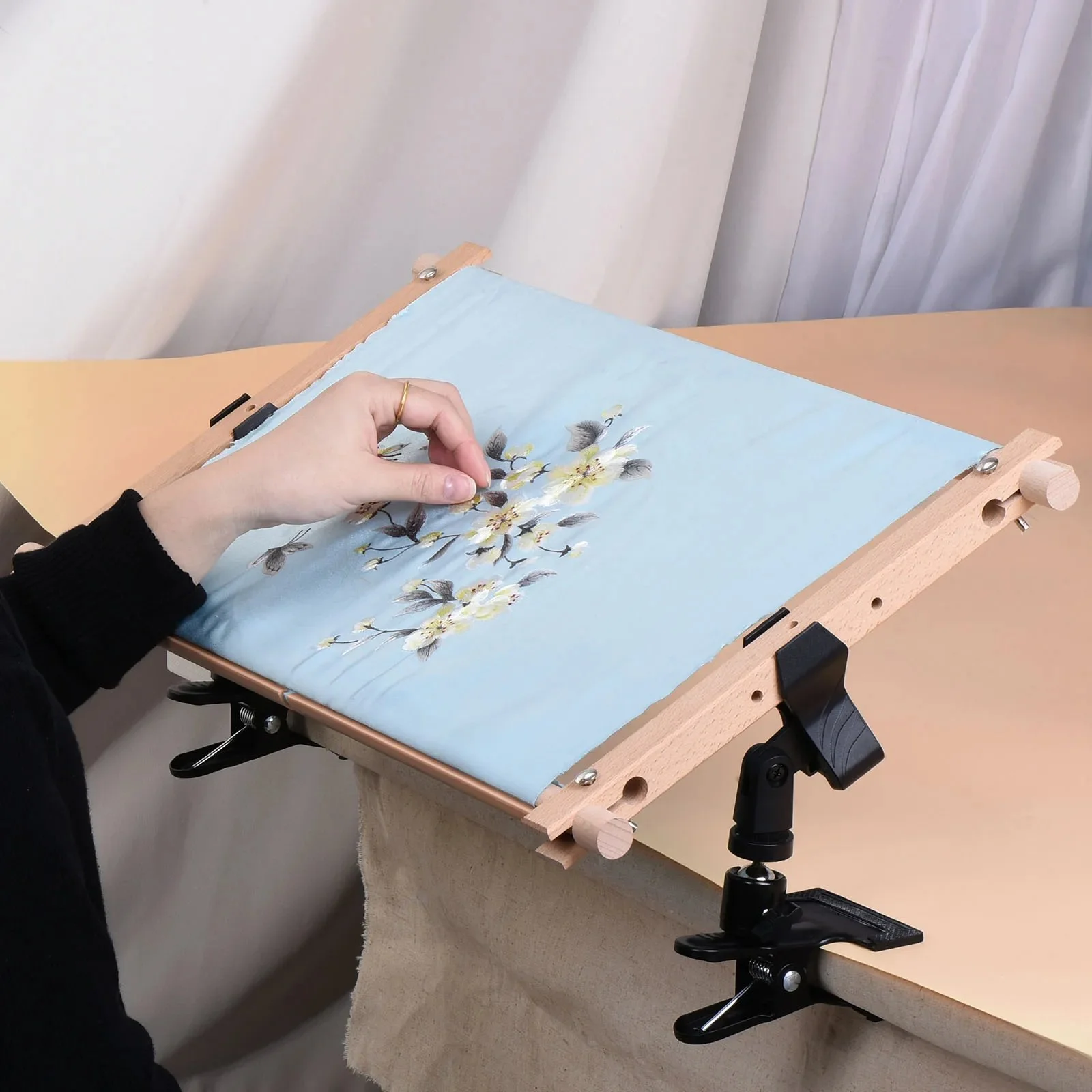 Adjustable 360° Rotating Embroidery Hoop Holder