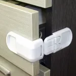 90 Degree Lockable Child Safety Corner Lock - Double Button, Right Angle