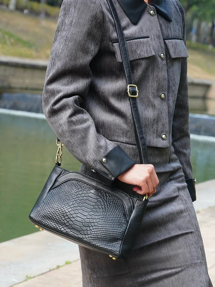 Trendy Leather Shoulder Bag for Women