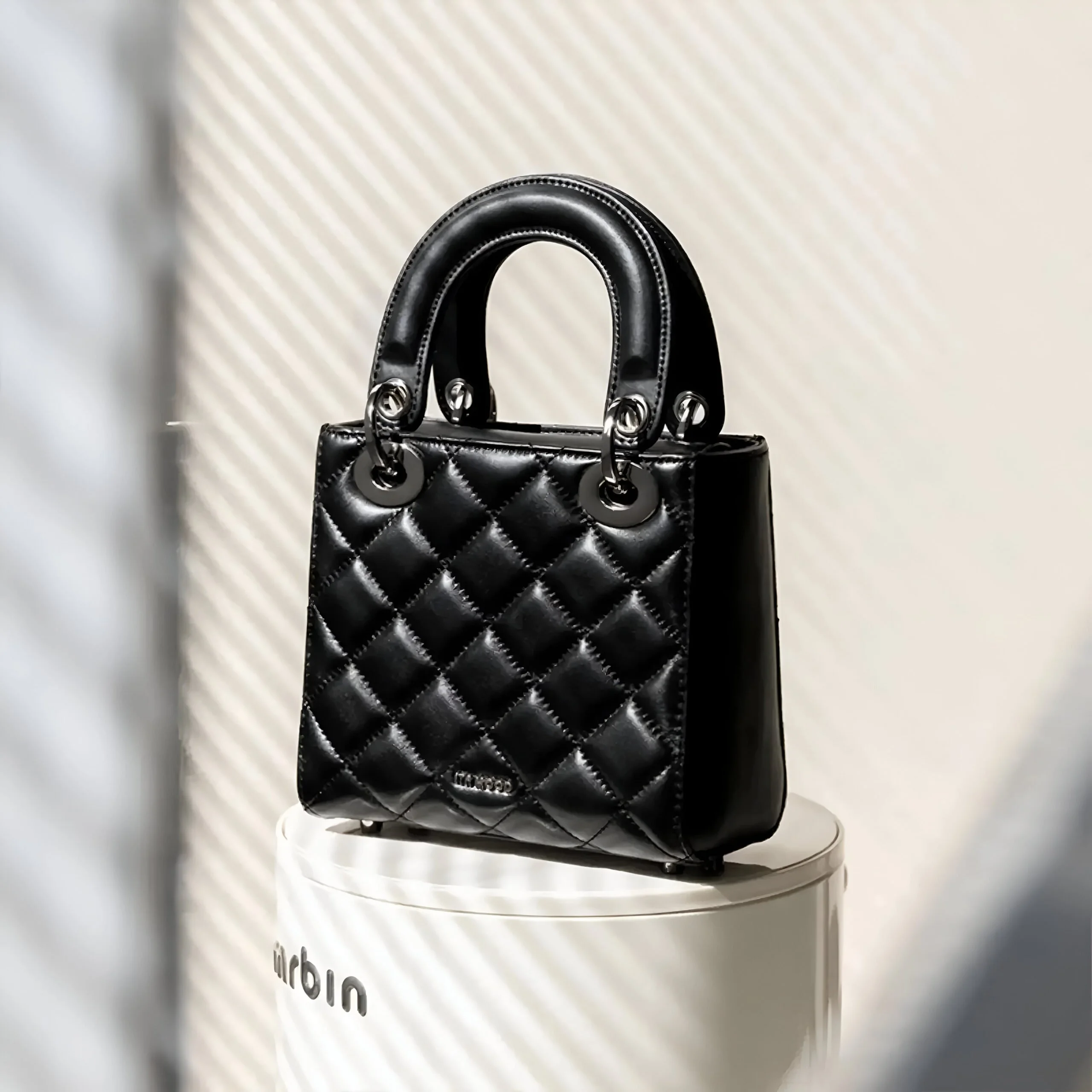 Genuine Leather Lambskin Crossbody Handbag – Stylish, Soft & Versatile