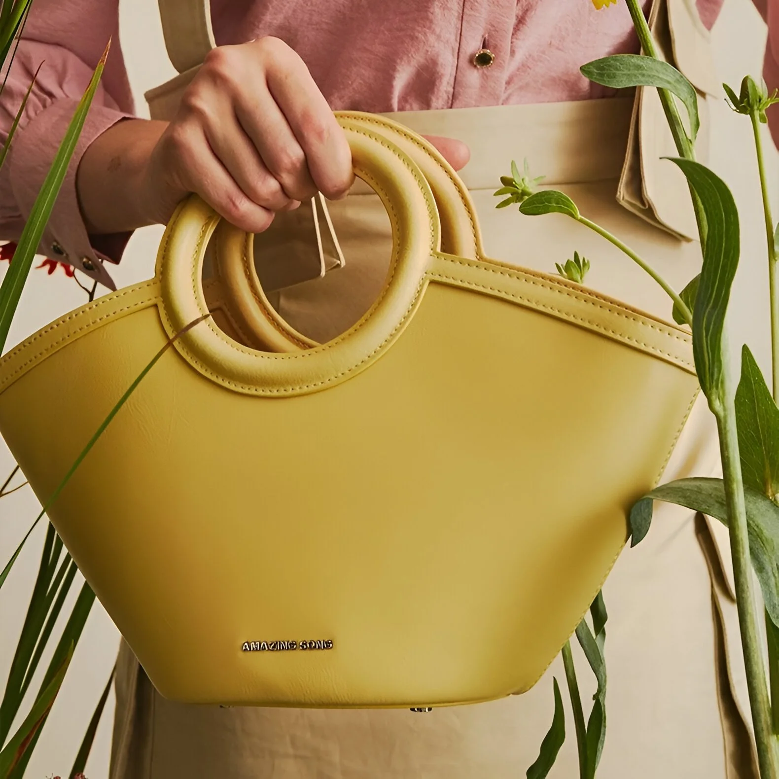 Vintage Leather Crossbody Shell Bag