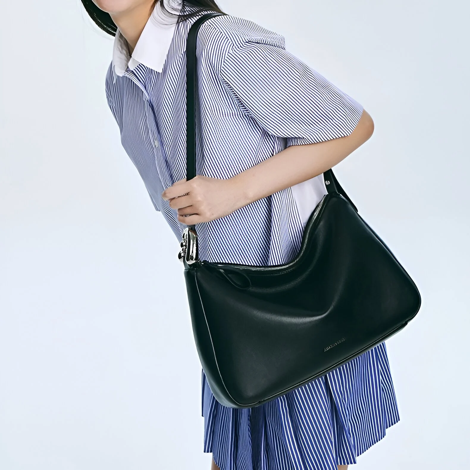 Elegant Mousse Leather Shoulder Bag