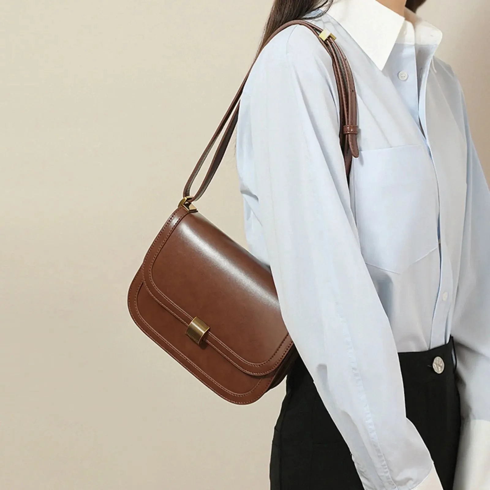 Elegant Brown Saddle Shoulder Bag