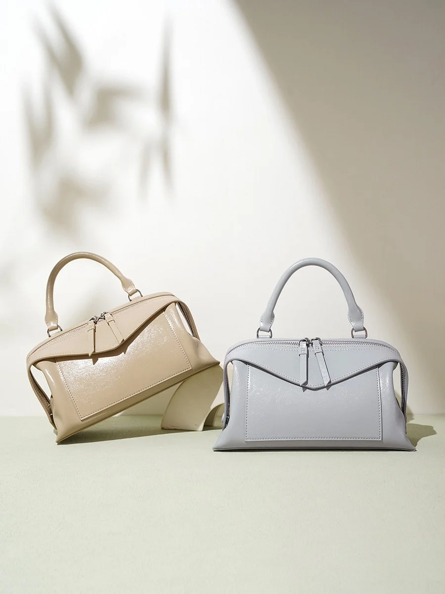 Elegant Leather Crossbody Pillow Bag
