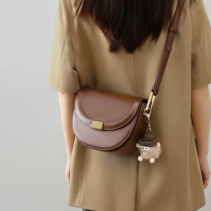 Luxury Cowhide Saddle Bag – Women’s Crossbody & Shoulder Bag
