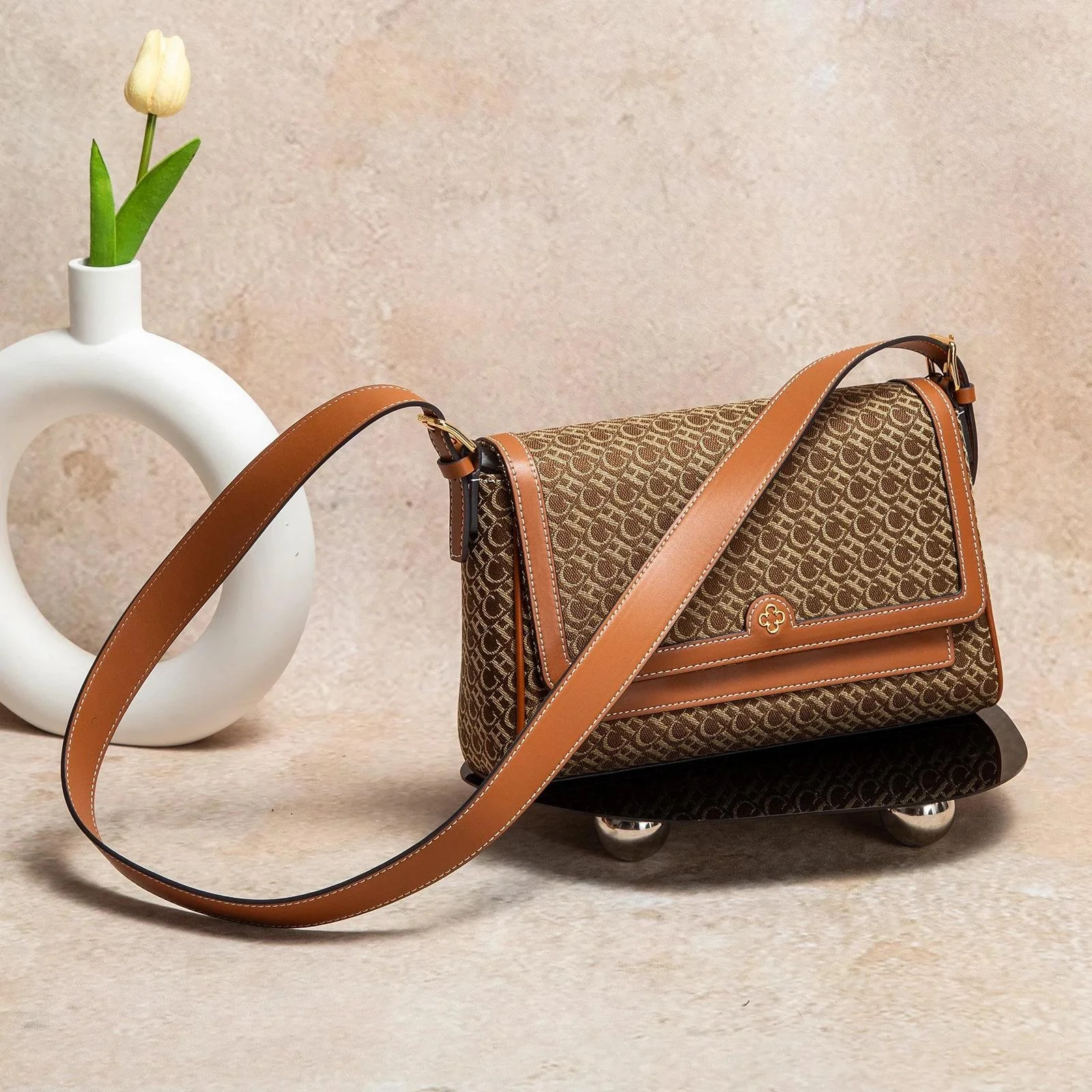 Women's Leather Flip Shoulder Bag