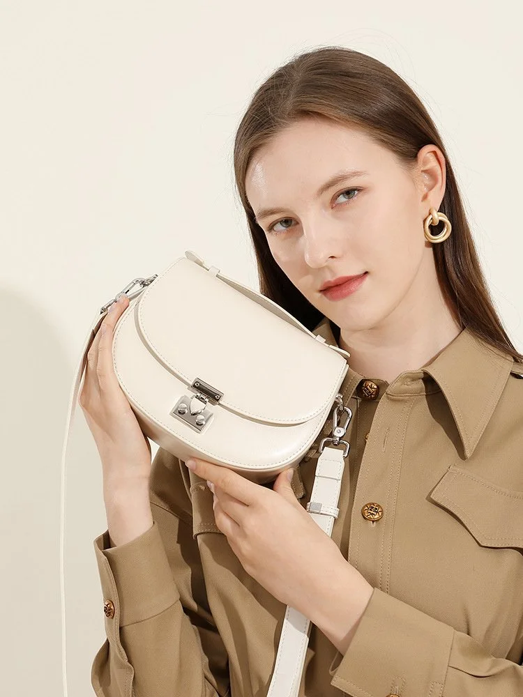 Genuine Leather Women's Crossbody Saddle Bag – Minimalist & Luxurious