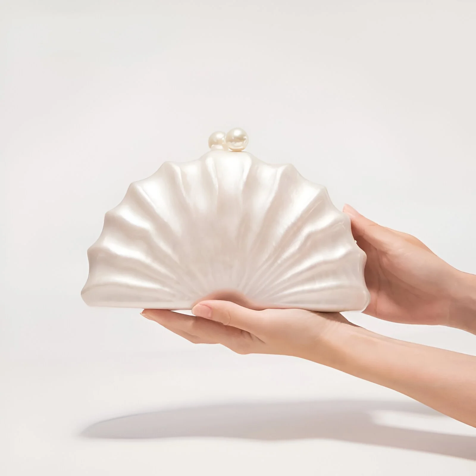 Ivory Pearl Shell Clutch Bag – Acrylic Evening Purse for Parties & Weddings