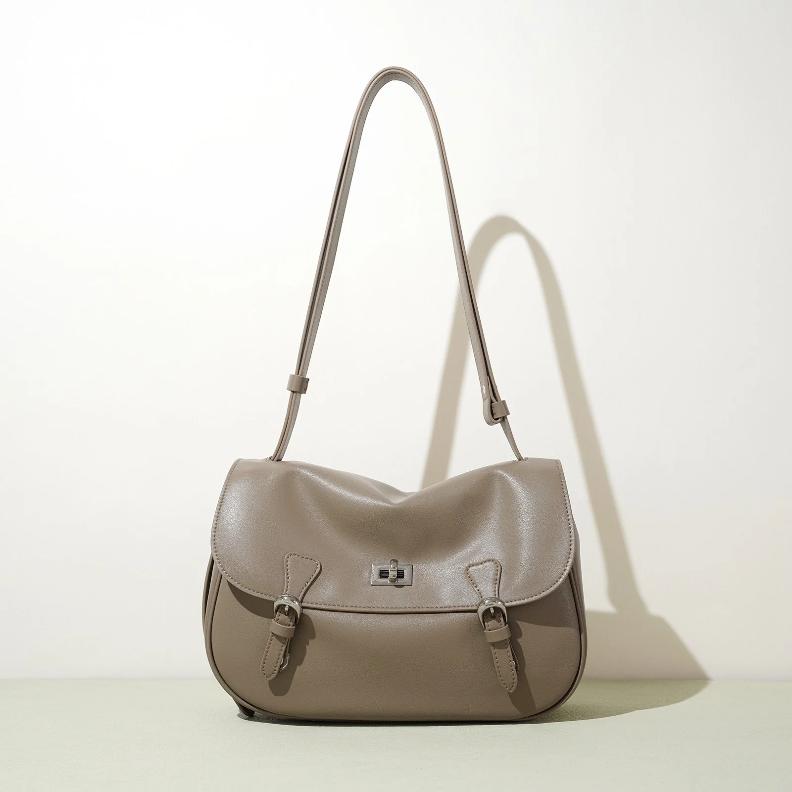 Retro Leather Messenger Shoulder Bag – Minimalist Cowhide Crossbody