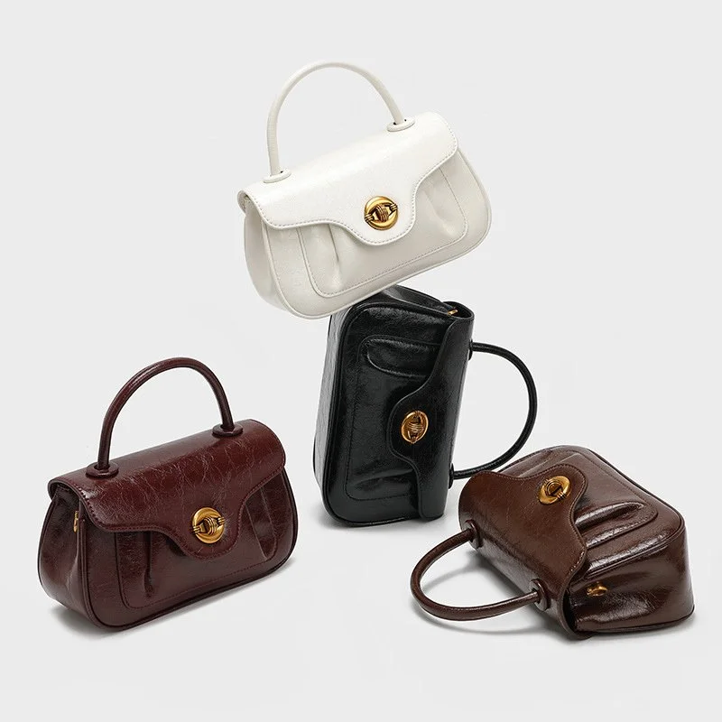 Fashionable Retro Handbag for Women - Stylish Crossbody Saddle Bag