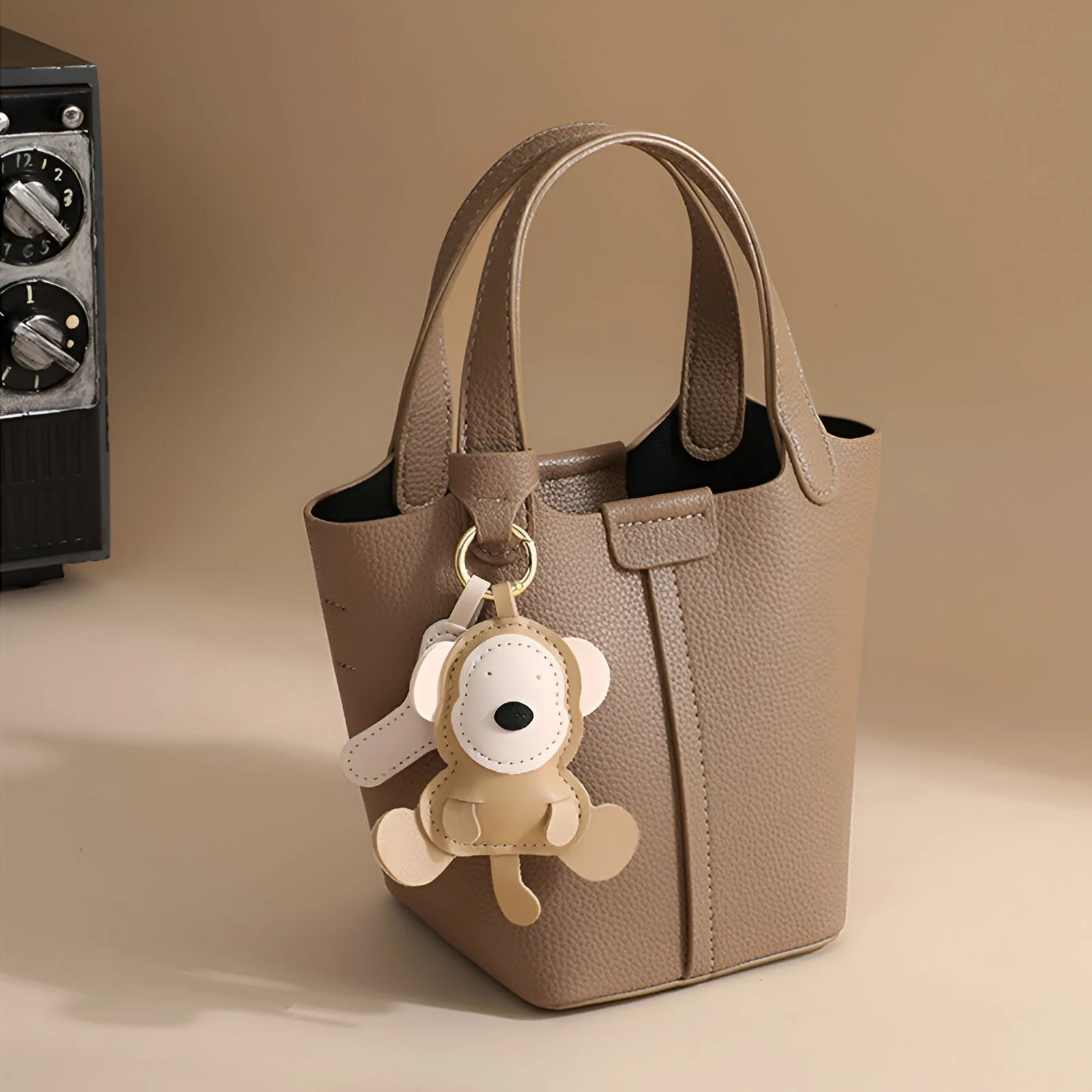 Retro Cowhide Bucket Bag