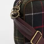 Barbour Women’s Checked Brown Shoulder Bag – Fall/Winter Collection