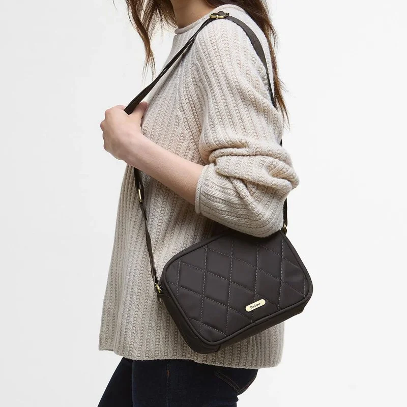 Barbour Women’s Green Polyamide Shoulder Bag – Fall/Winter Classic