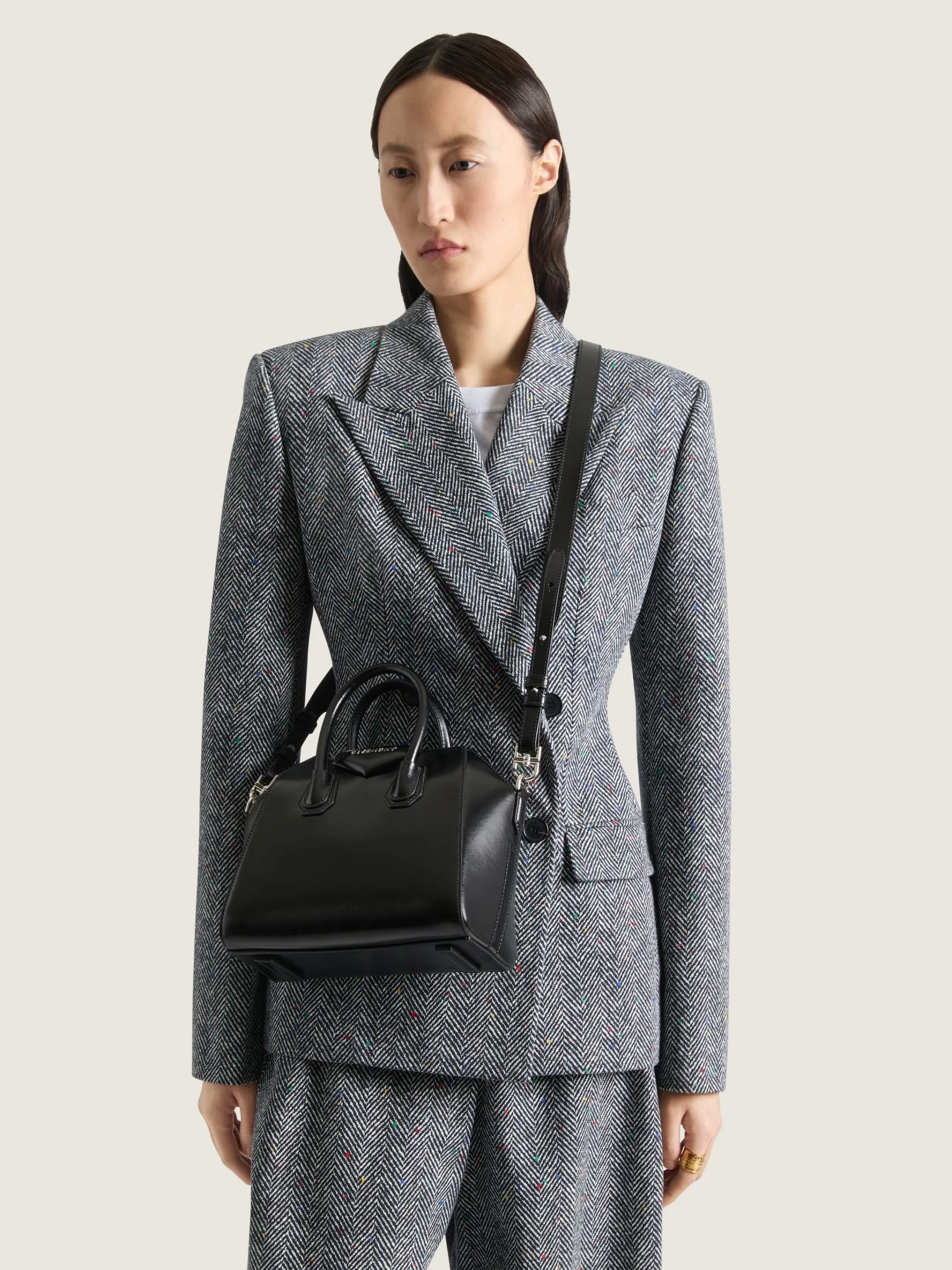 Givenchy Antigona Small Calf Leather Handbag – Elegant Designer Tote