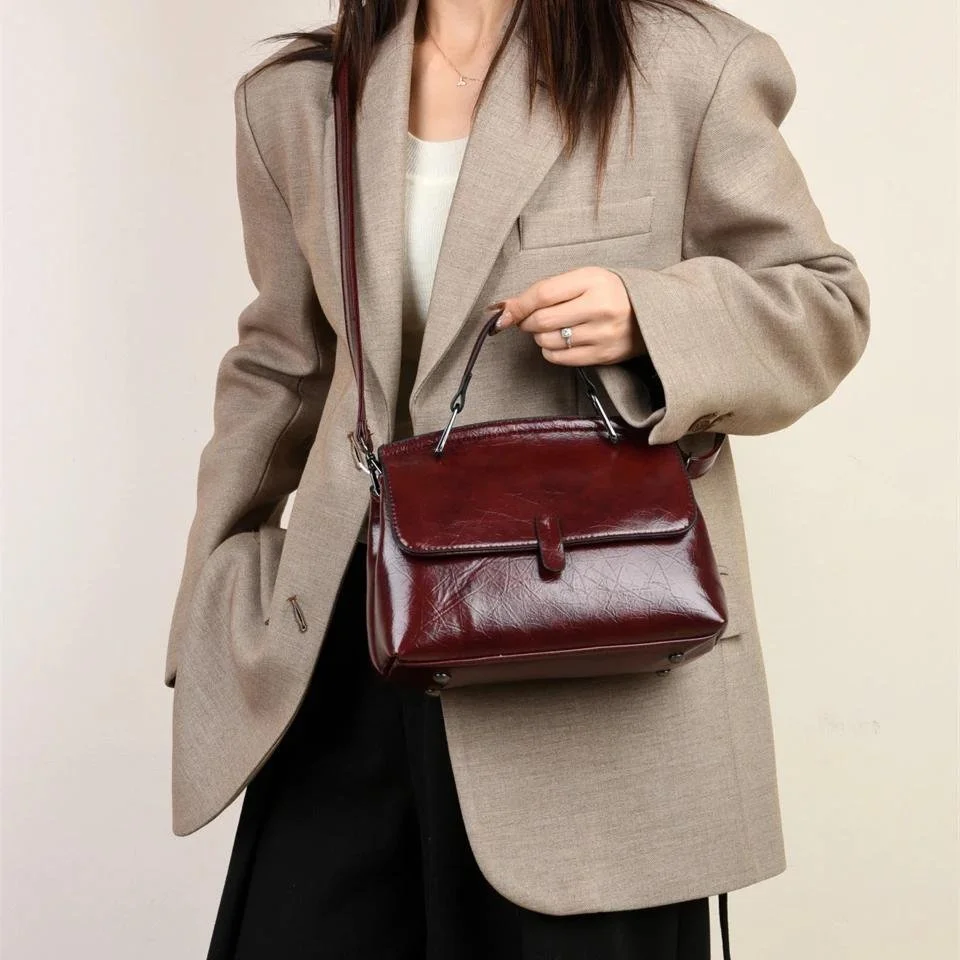 Elegant Leather Crossbody Shoulder Bag for Women