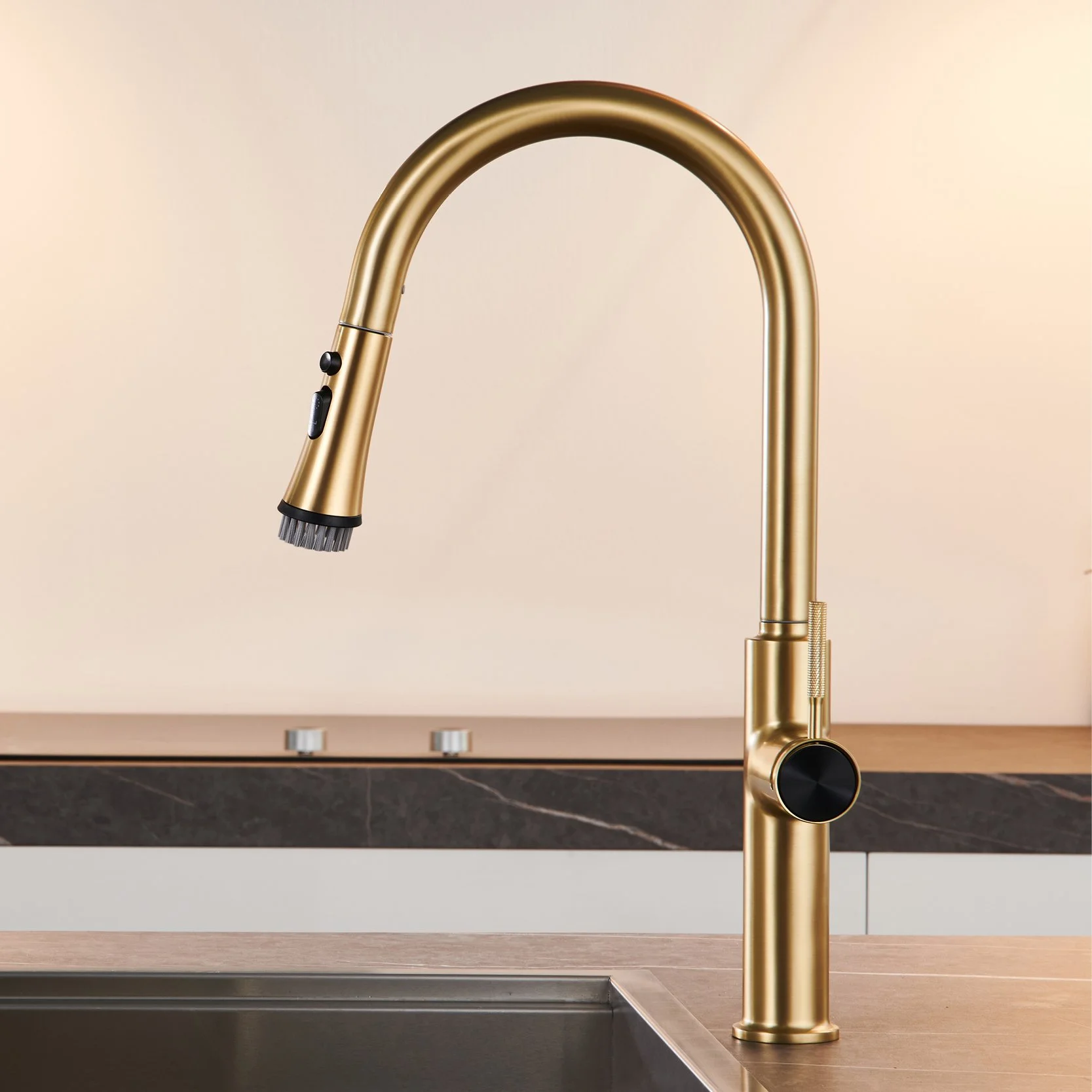 Luxury Brushed Gold Kitchen Faucet with Pull-Out Design, Single Handle, Dual Control