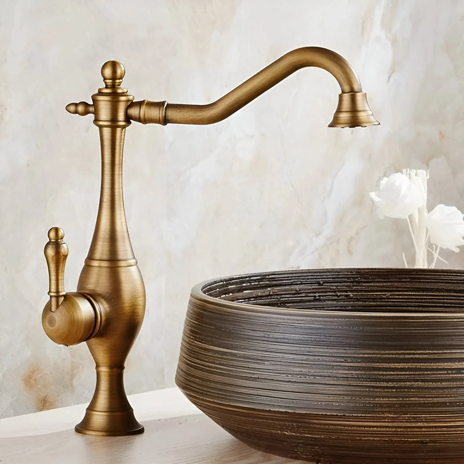 Antique Gold Brass Bathroom Faucet – Hot & Cold Single Handle Mixer