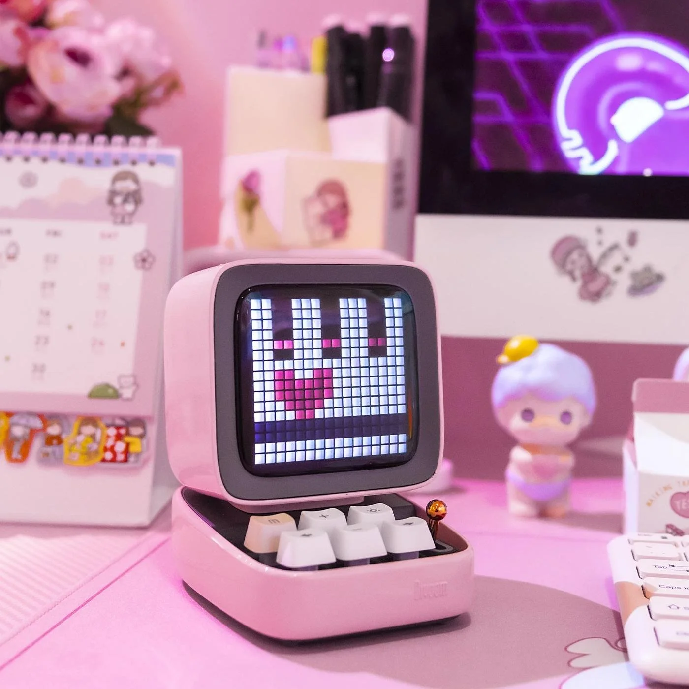 Retro Pixel Art Bluetooth Speaker with DIY LED Display and 360° Sound