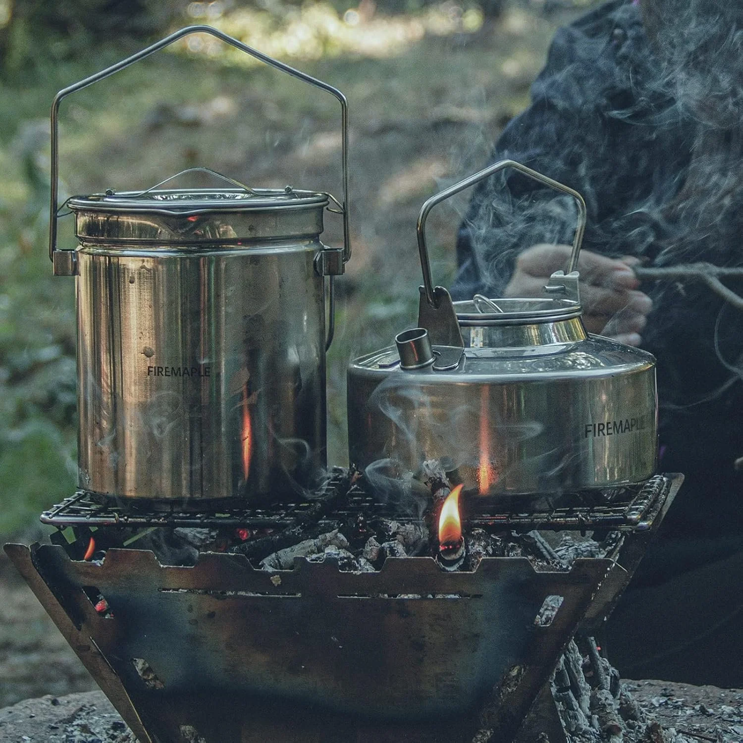 1.2L Stainless Steel Camping Steamer Pot with Lockable Lid and Handle