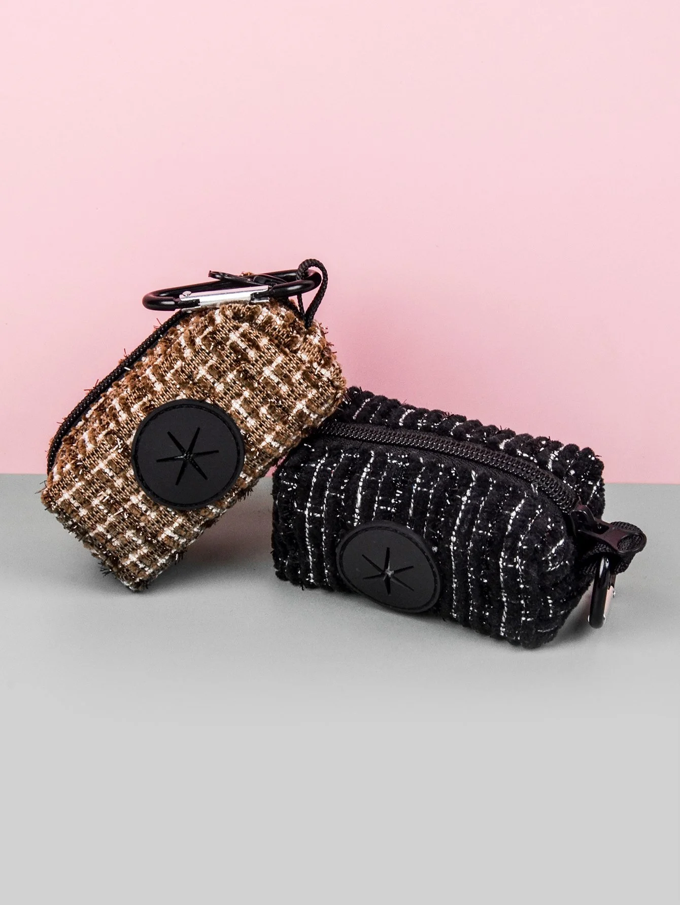 Stylish Dog Poop Bag Holder for Leash Attachment – Compact & Durable
