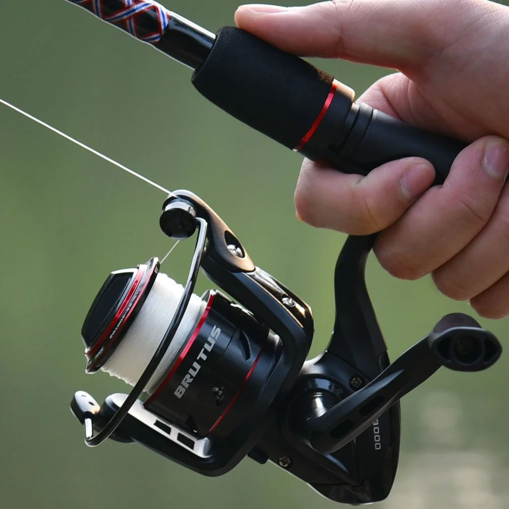 Super Lightweight Spinning Fishing Reel with 8KG Max Drag and Smooth Performance