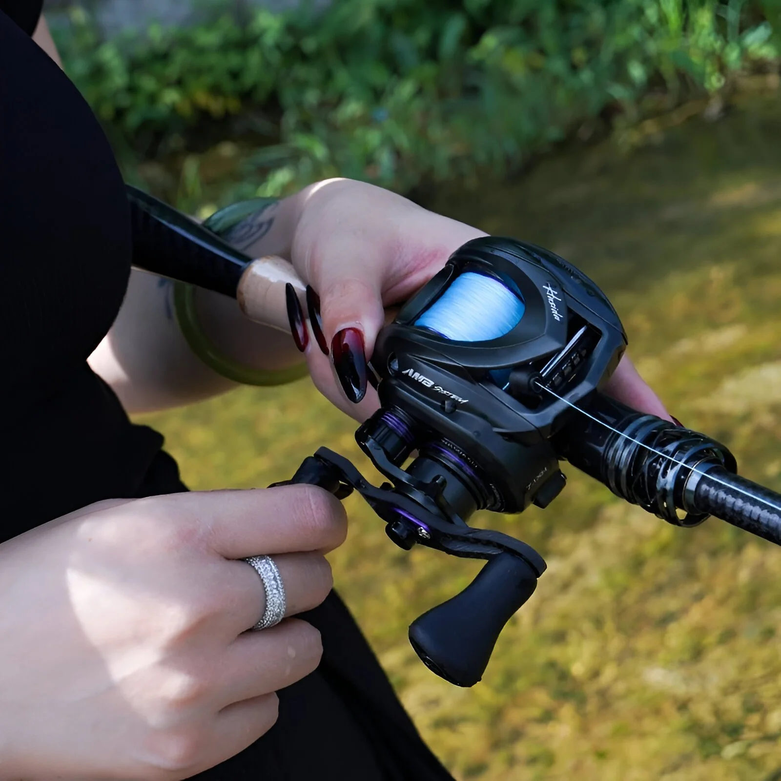 Ultra-Light Baitcasting Reel 7.1:1 Ratio with Magnetic Brake & 11 lb Drag