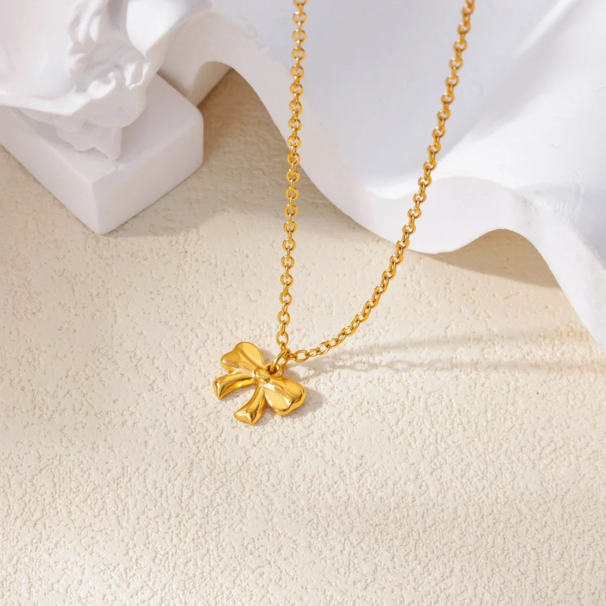Elegant 18K Gold Plated Bowknot Pendant Necklace for Women and Girls